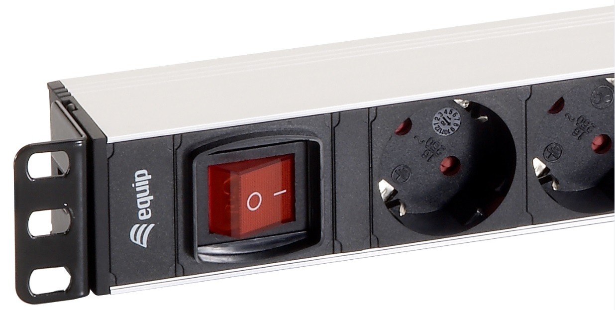 19-razklonitel-8x220v-s-buton-aluminiev-equip